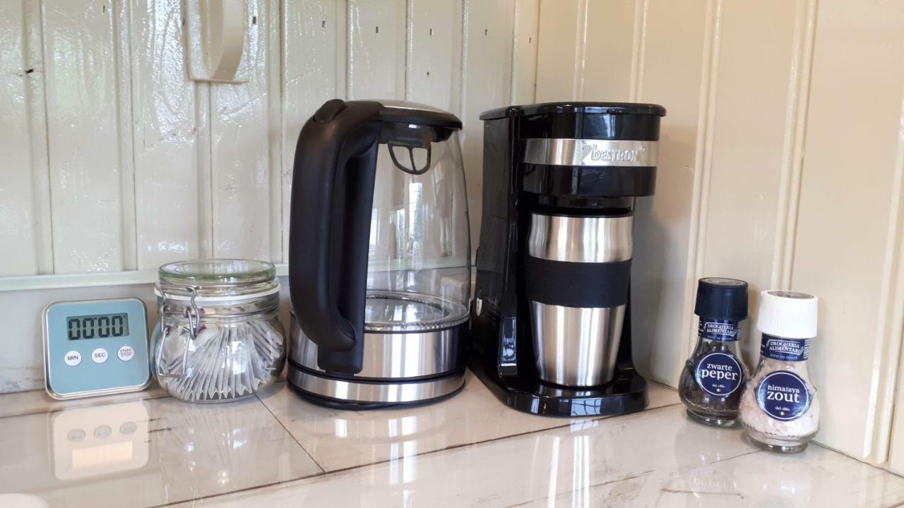 Pipowagen Overnachting Het Houten Huis Zaltbommel Esterno foto