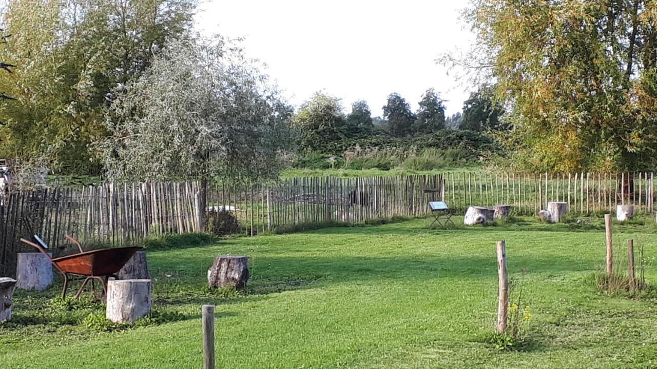 Pipowagen Overnachting Het Houten Huis Zaltbommel Esterno foto